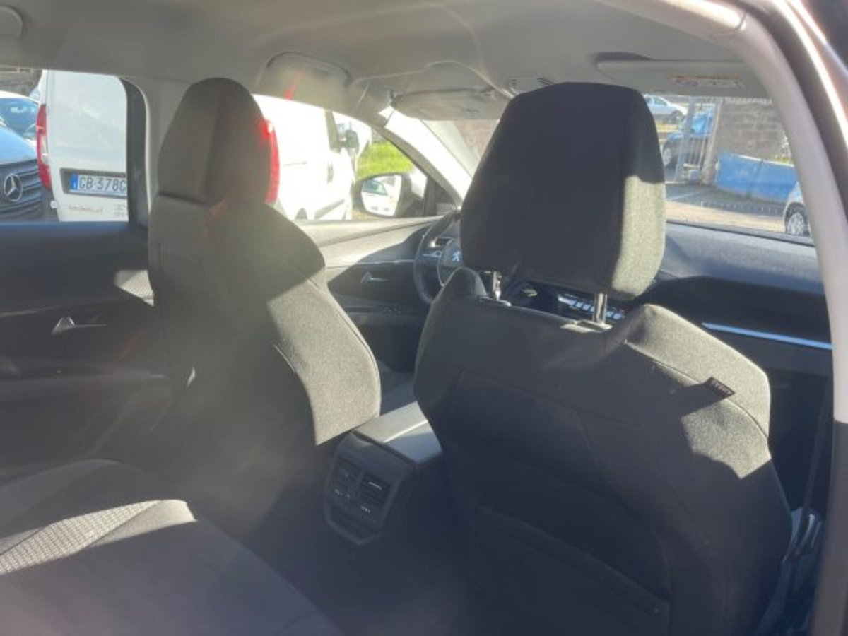 Peugeot 3008 BlueHDi 130 S&S Allure (16)