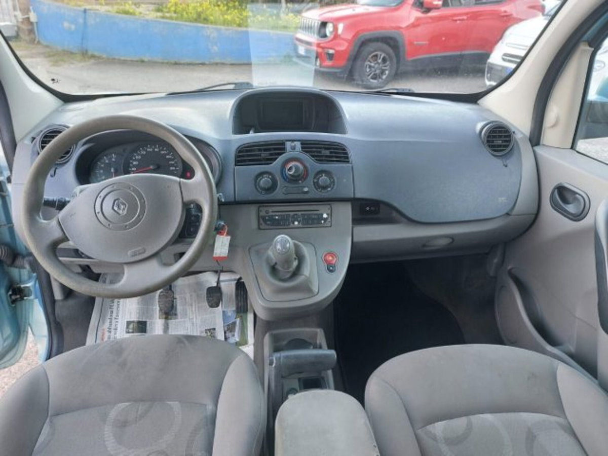 Renault Kangoo 1.6 105CV 5 porte Attractive (10)