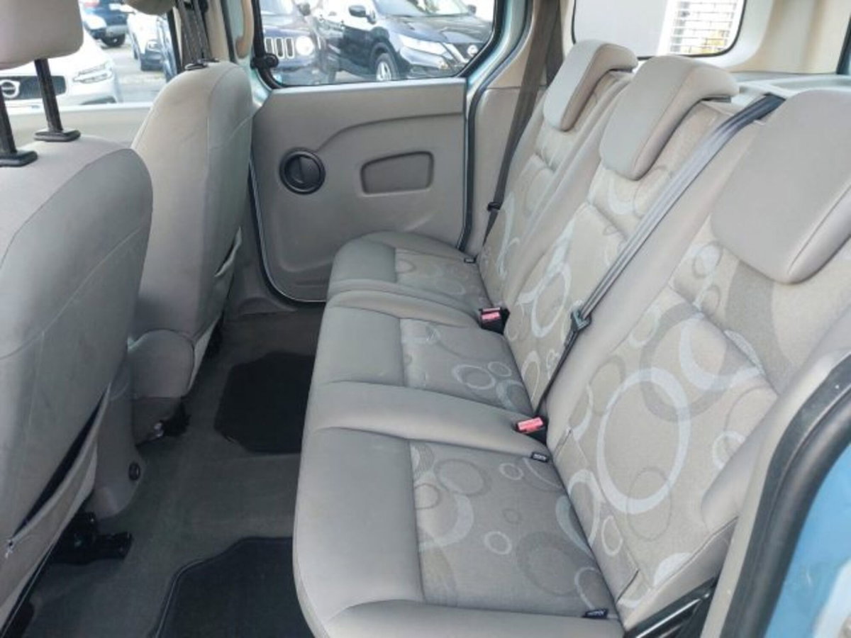 Renault Kangoo 1.6 105CV 5 porte Attractive (11)
