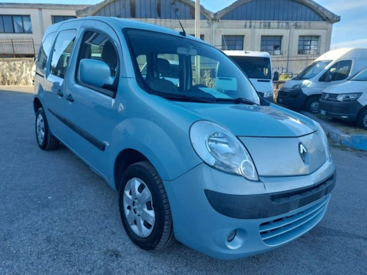 Renault Kangoo 1.6 105CV 5 porte Attractive (2)