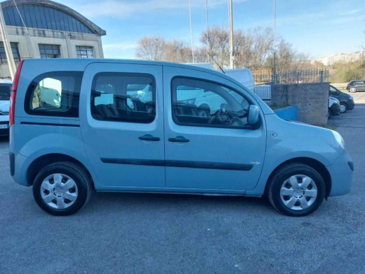 Renault Kangoo 1.6 105CV 5 porte Attractive (5)