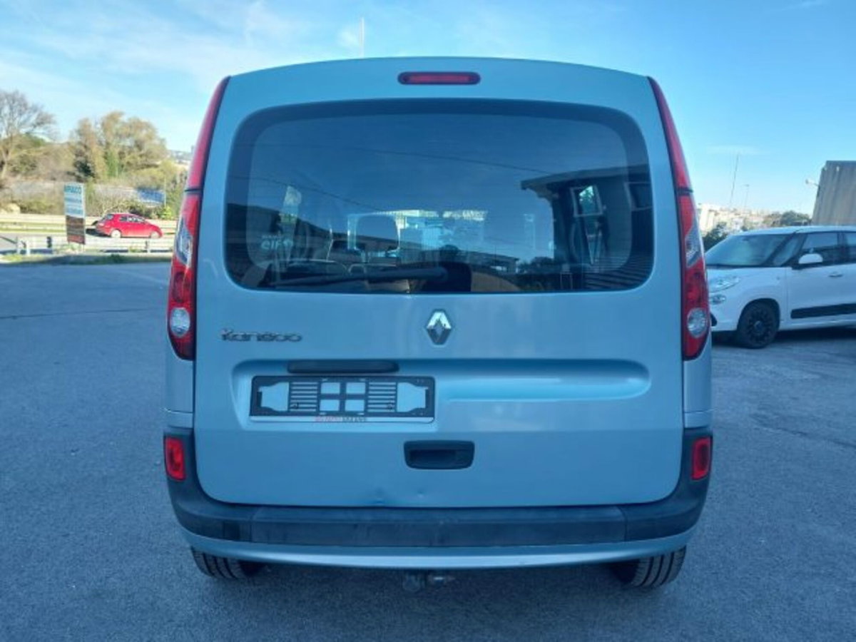 Renault Kangoo 1.6 105CV 5 porte Attractive (6)
