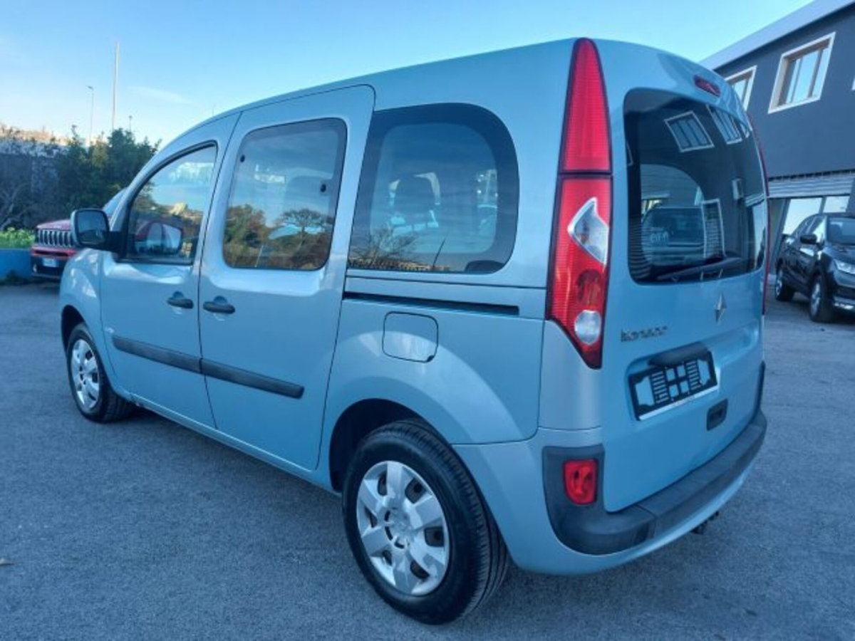 Renault Kangoo 1.6 105CV 5 porte Attractive (7)
