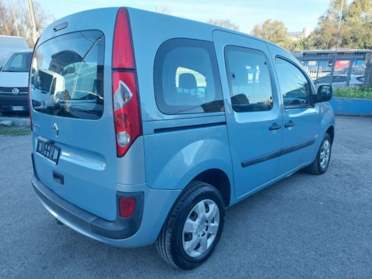 Renault Kangoo 1.6 105CV 5 porte Attractive (8)