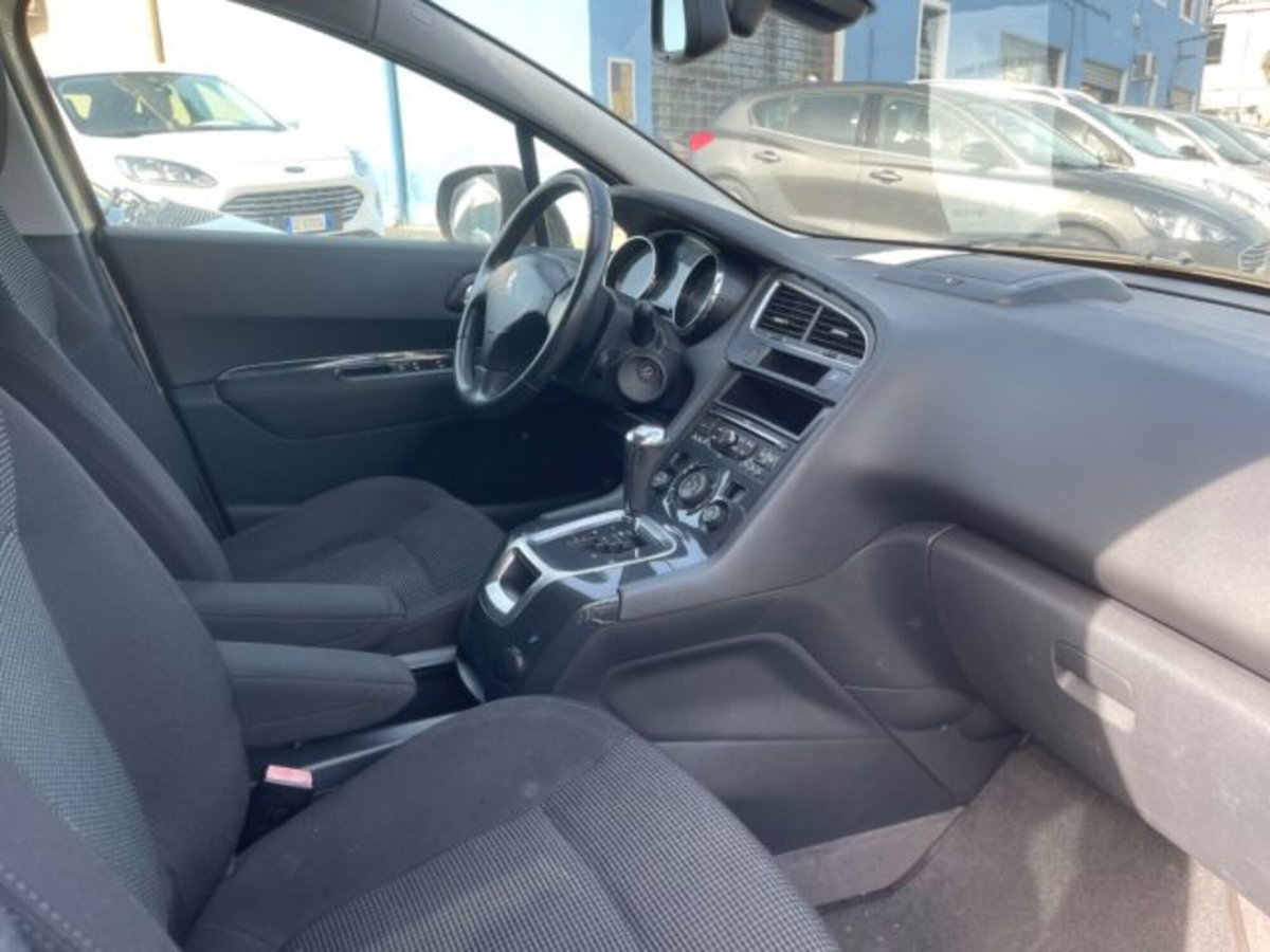 Peugeot 5008 2.0 HDi 163CV aut. Business (10)