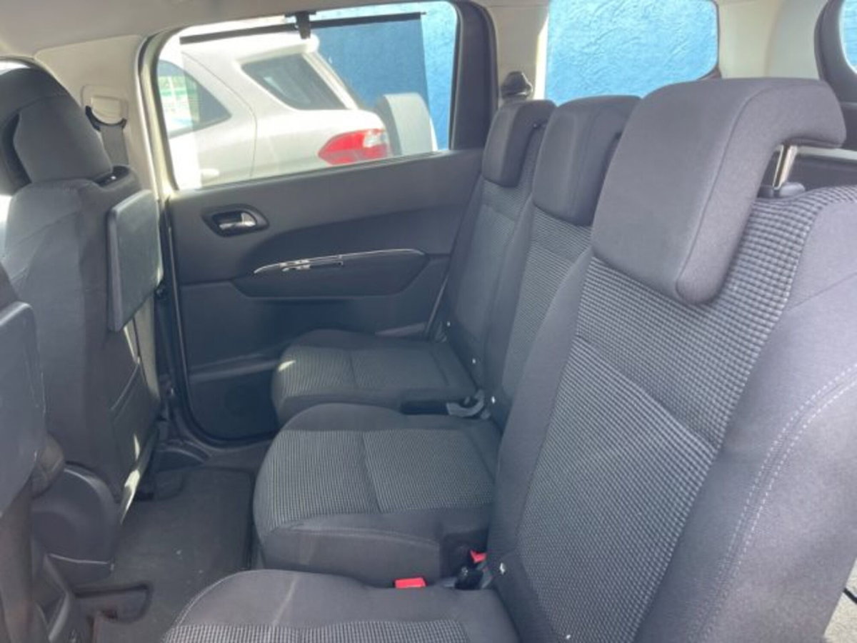 Peugeot 5008 2.0 HDi 163CV aut. Business (11)
