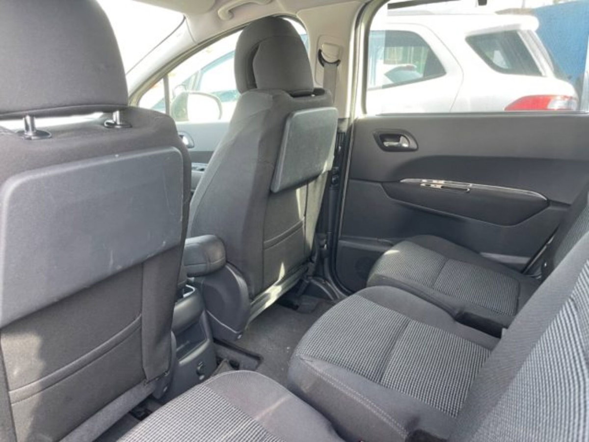 Peugeot 5008 2.0 HDi 163CV aut. Business (9)
