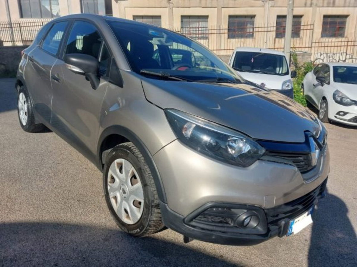 Renault Captur 1.5 dCi 8V 90 CV EDC Energy R-Link (2)