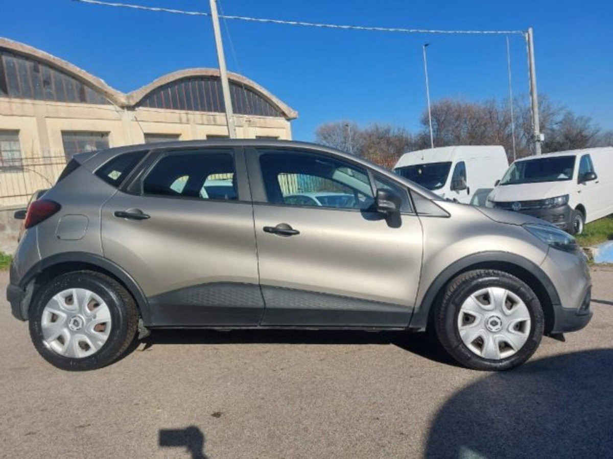 Renault Captur 1.5 dCi 8V 90 CV EDC Energy R-Link (4)