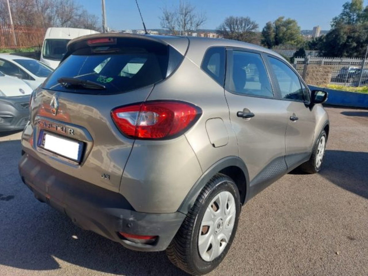 Renault Captur 1.5 dCi 8V 90 CV EDC Energy R-Link (6)