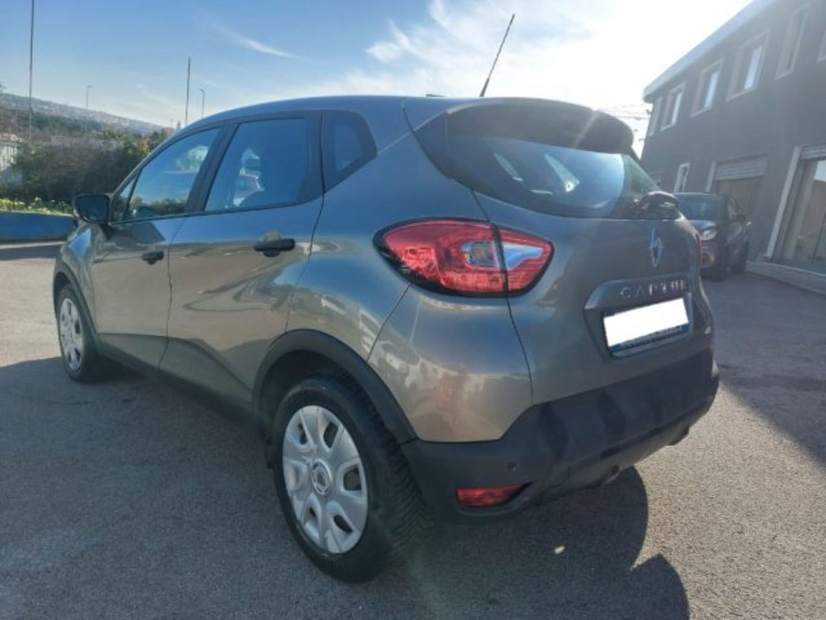Renault Captur 1.5 dCi 8V 90 CV EDC Energy R-Link (7)