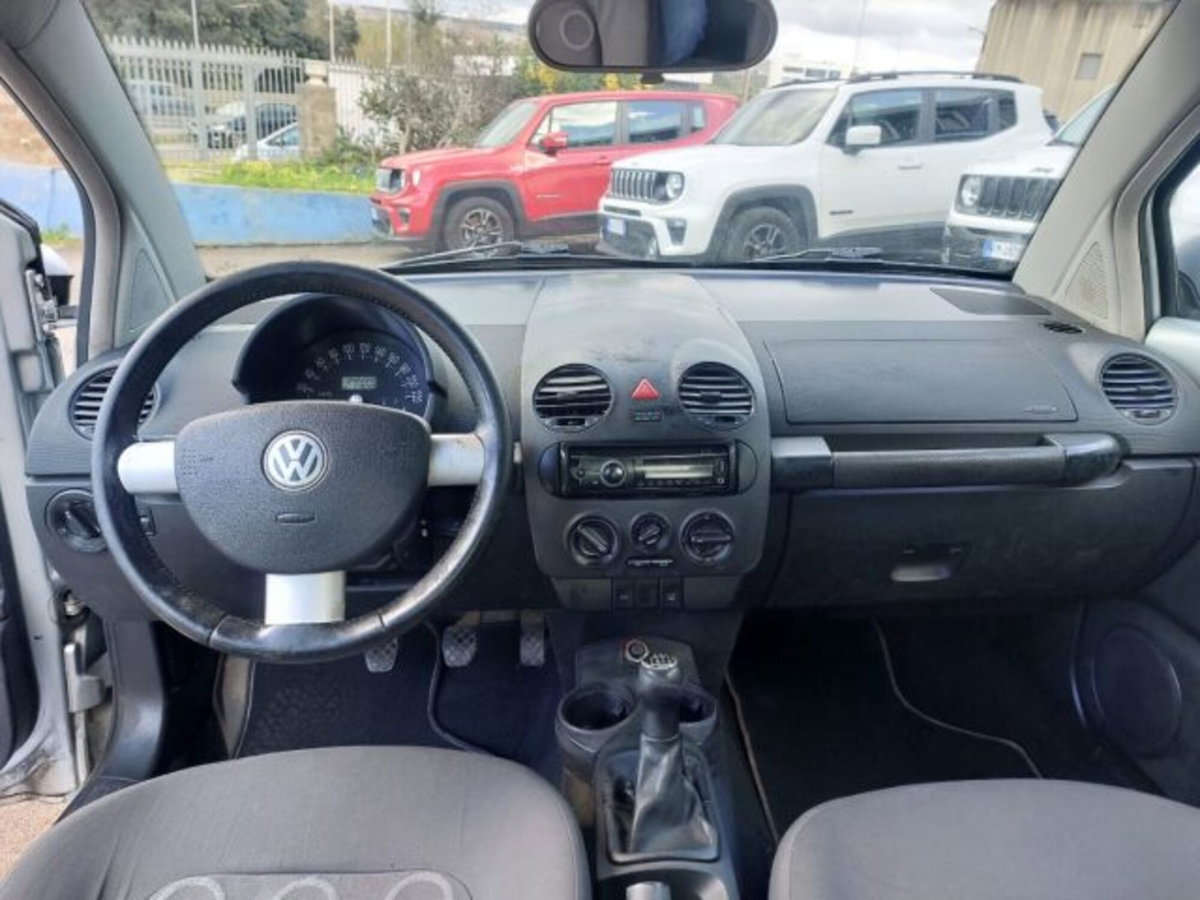 Volkswagen New Beetle TDI 105CV (10)