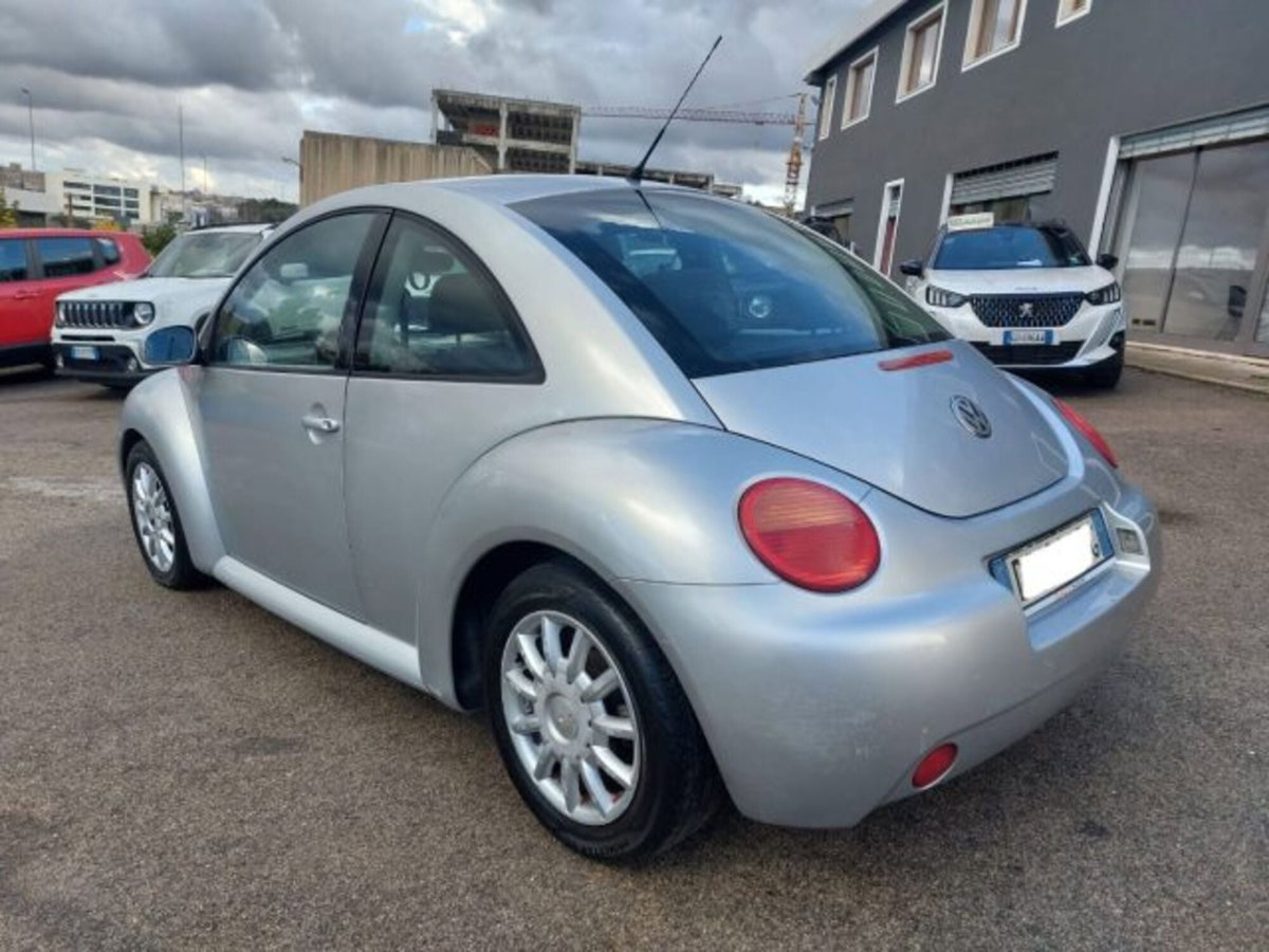 Volkswagen New Beetle TDI 105CV (5)