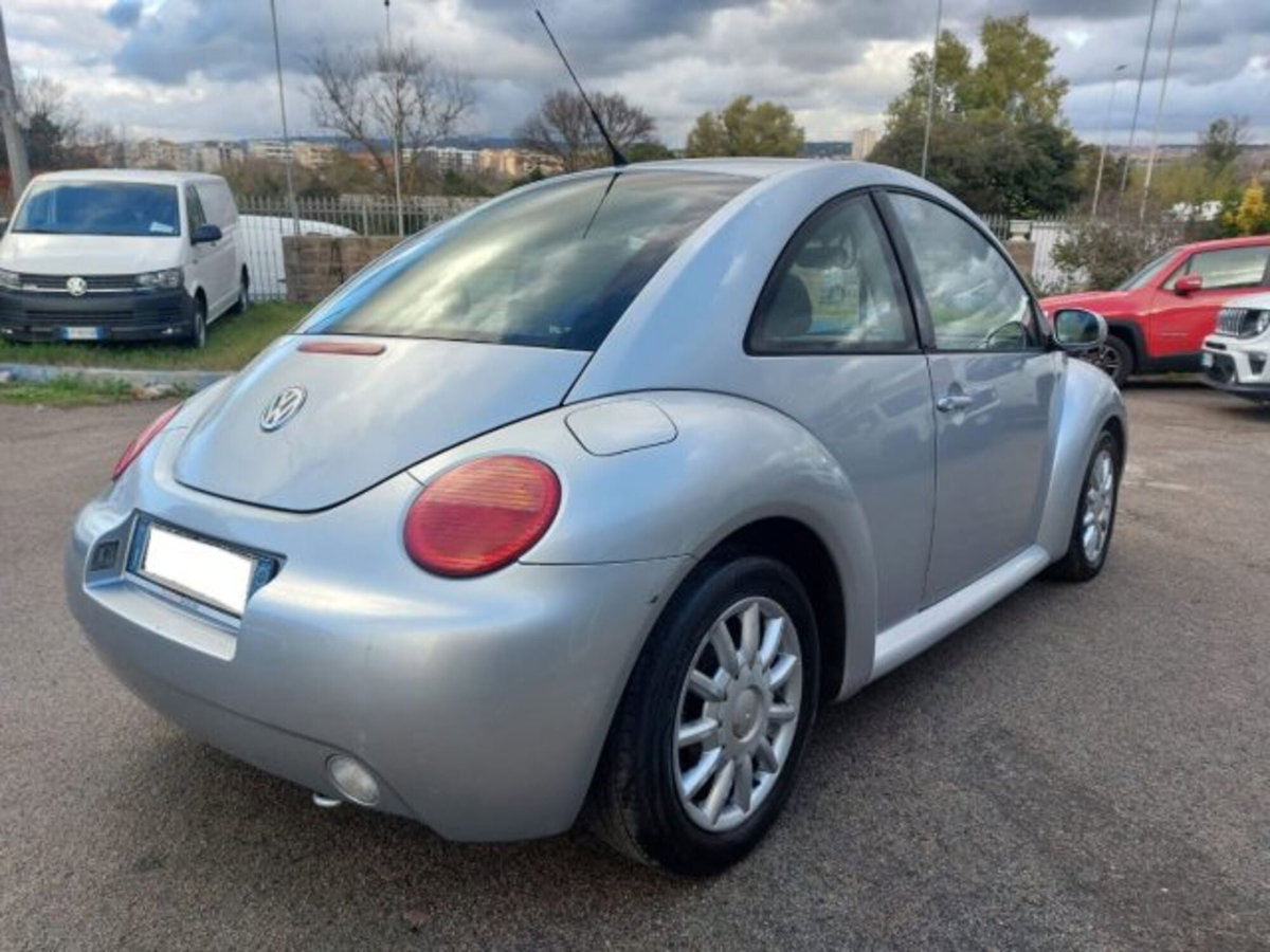 Volkswagen New Beetle TDI 105CV (7)