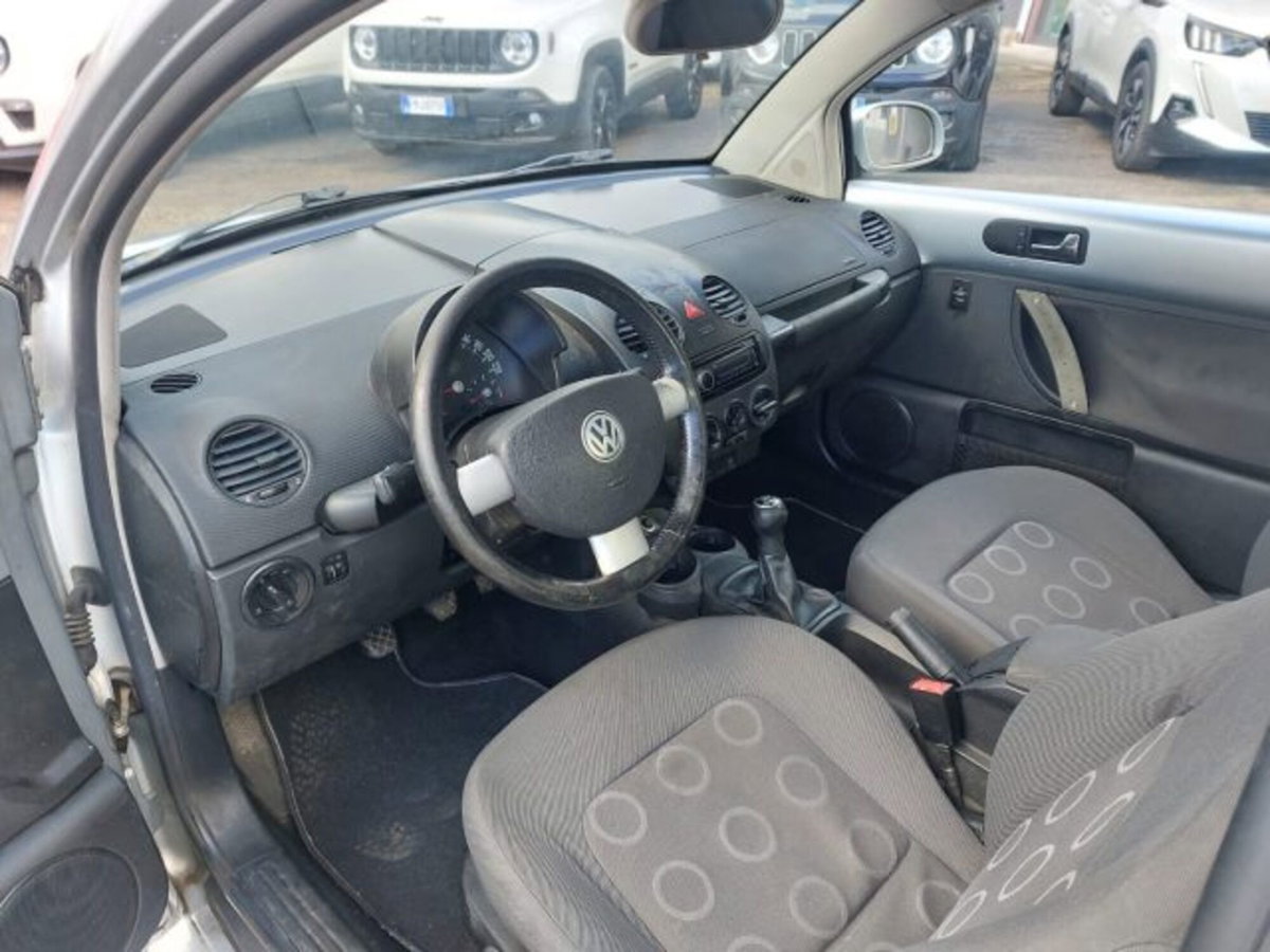 Volkswagen New Beetle TDI 105CV (9)