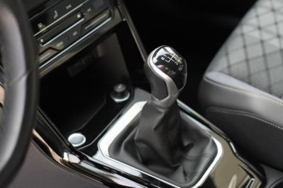 Volkswagen T-Roc 2.0 tdi R-Line 115cv (19)