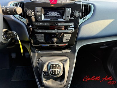 Lancia Ypsilon Multijet 16V Oro (18)
