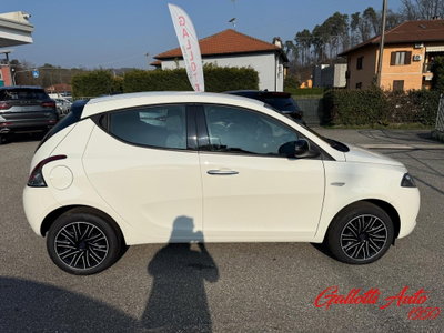 Lancia Ypsilon Multijet 16V Oro (4)