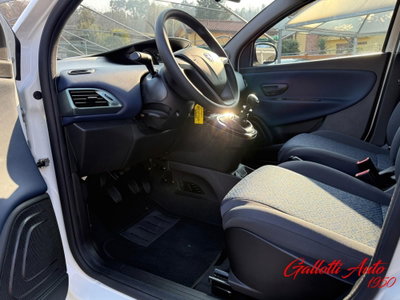 Lancia Ypsilon Multijet 16V Oro (6)