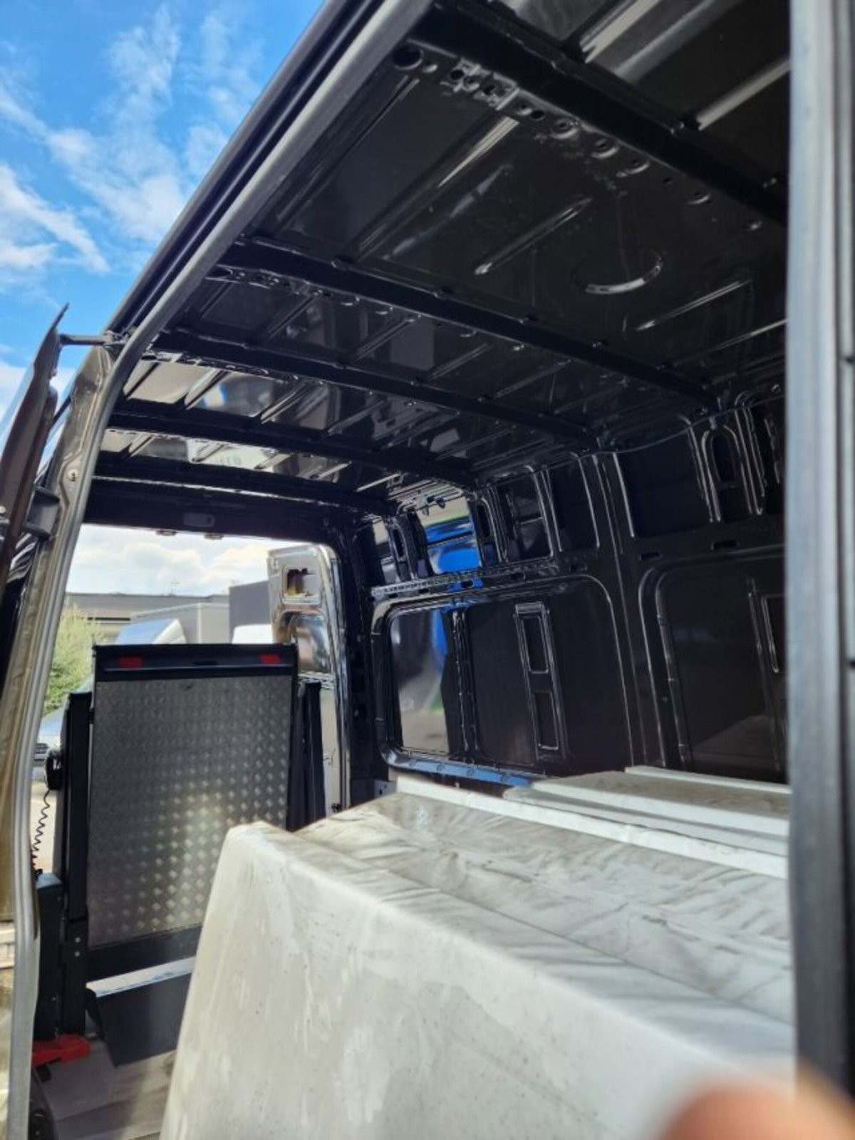 Mercedes-Benz Sprinter K32/32 313 CDI TN Kombi (8)