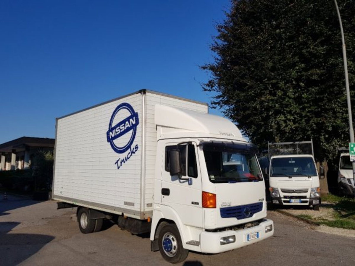 Nissan Atleon 35.15 HD 3.0 TDI PL-RG Cabinato (2)
