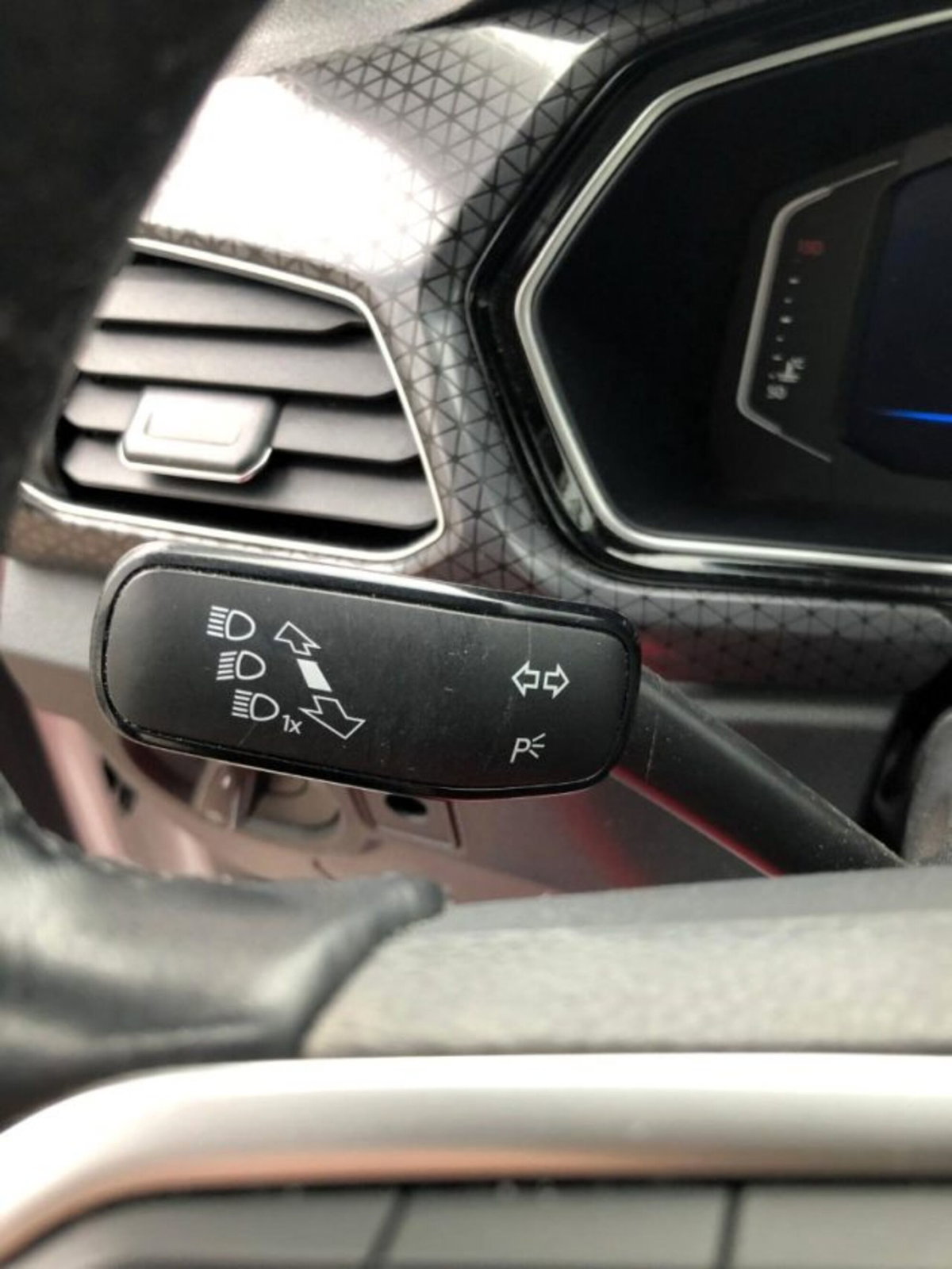 Volkswagen T-Cross 1.6 TDI SCR Urban BMT (19)