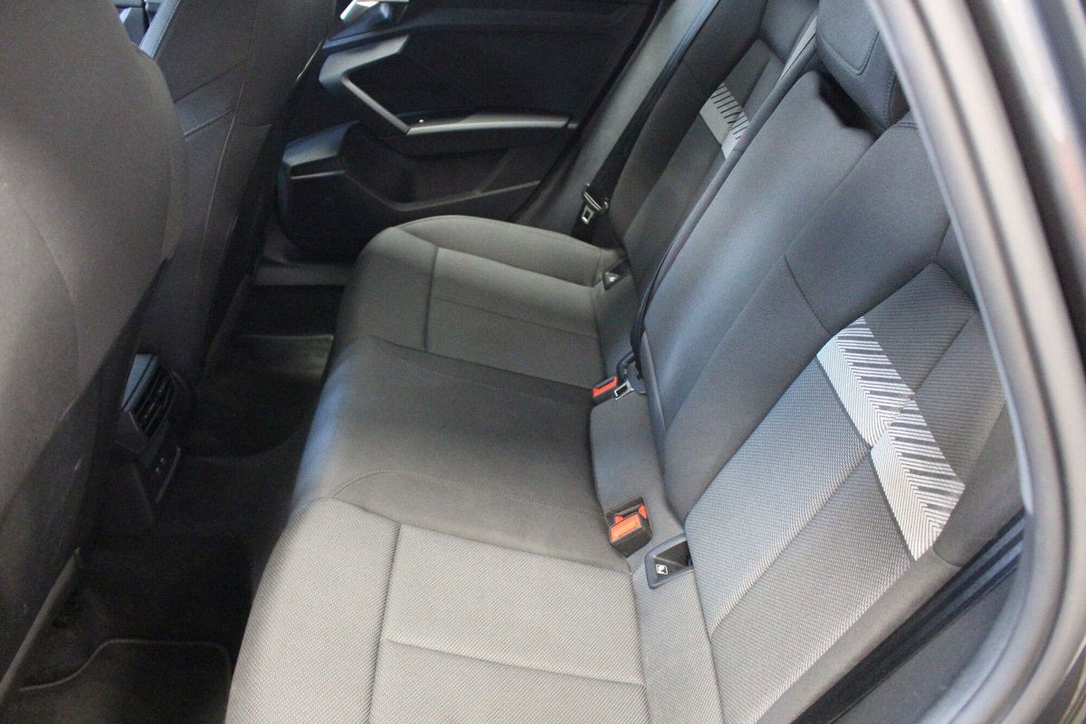Audi A3 Sportback 30 TFSI S tronic Business (9)