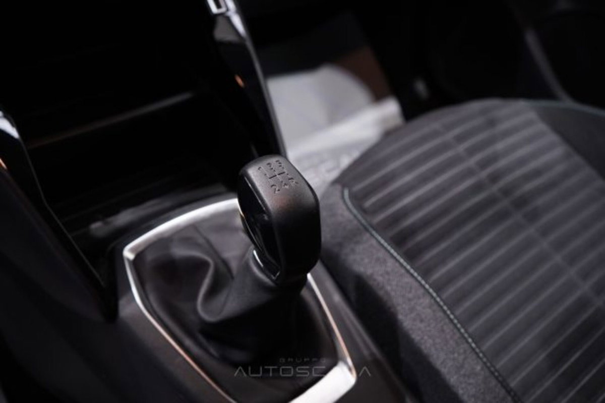 Peugeot 208 1.2 puretech Active s&s 75cv (15)