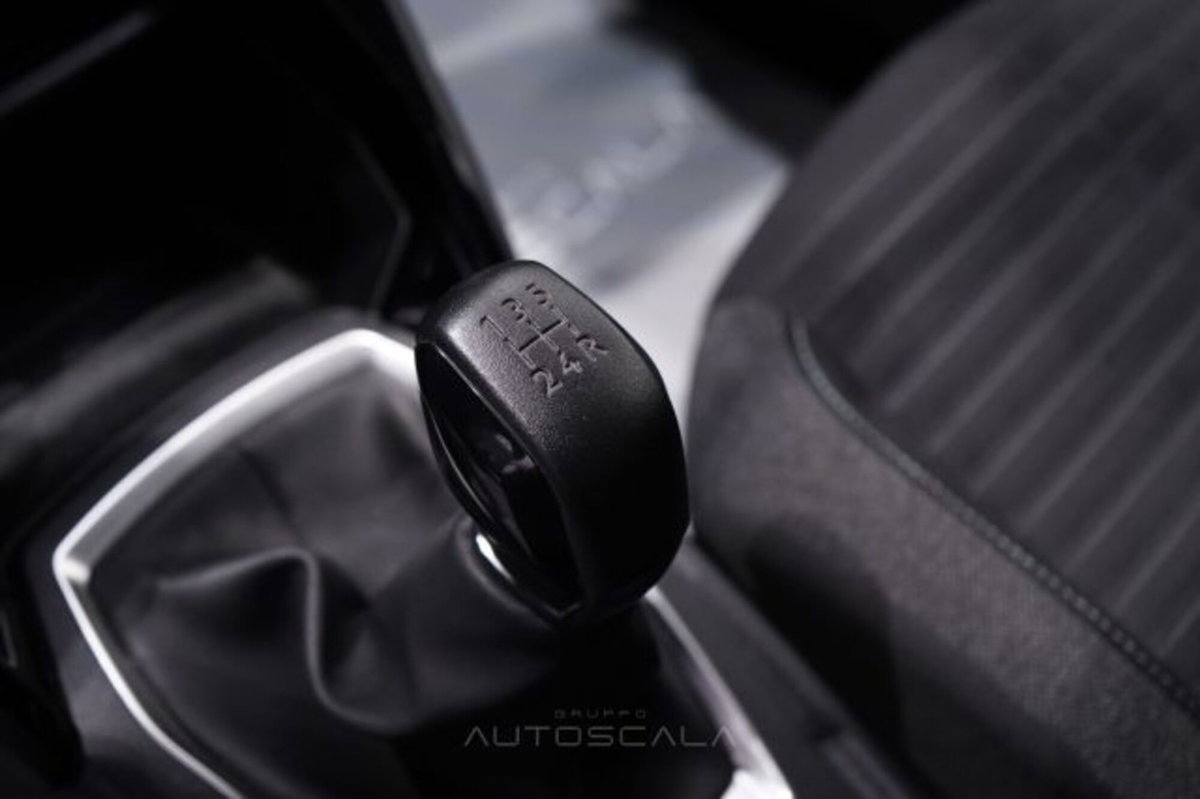 Peugeot 208 1.2 puretech Active s&s 75cv (17)
