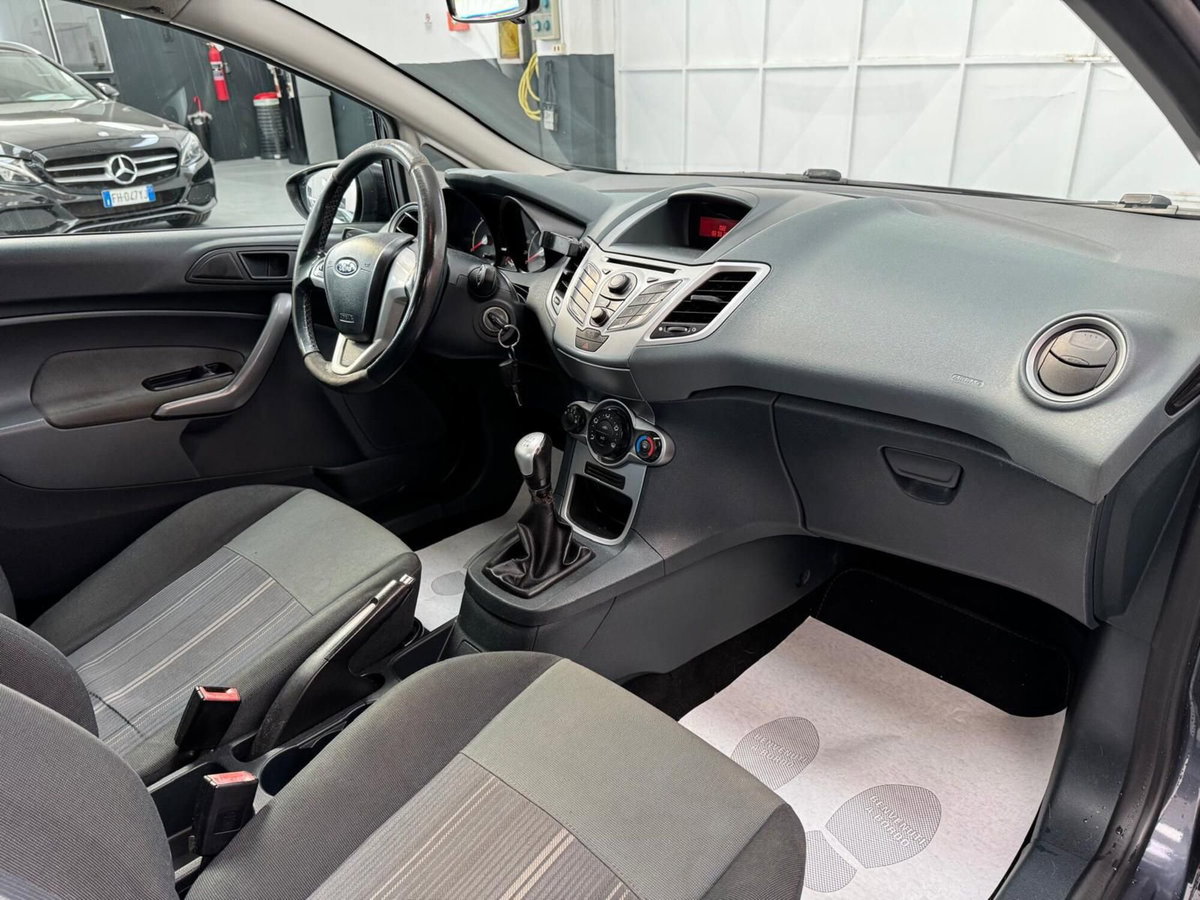 Ford Fiesta 1.4 TDCi 3p. Titanium (6)