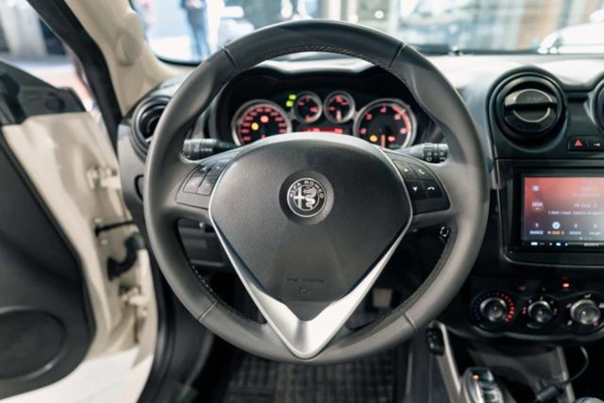 Alfa Romeo MiTo 1.3 JTDm 95 CV S&S (12)