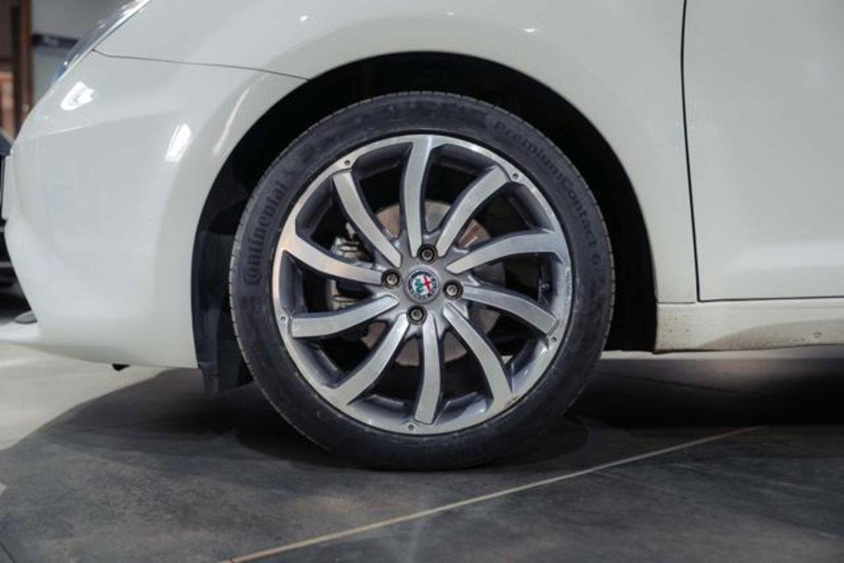 Alfa Romeo MiTo 1.3 JTDm 95 CV S&S (5)