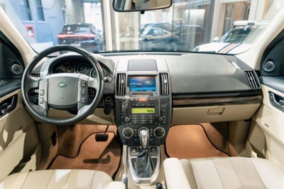 Land Rover Freelander 2.2 SD4 S.W. HSE (9)