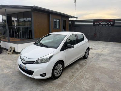 Toyota Yaris 1.0 5 porte Lounge usata