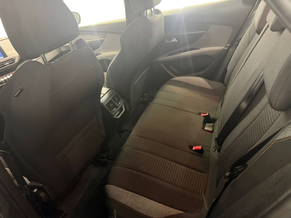 Peugeot 3008 BlueHDi 130 S&S EAT8 Allure Pack (8)
