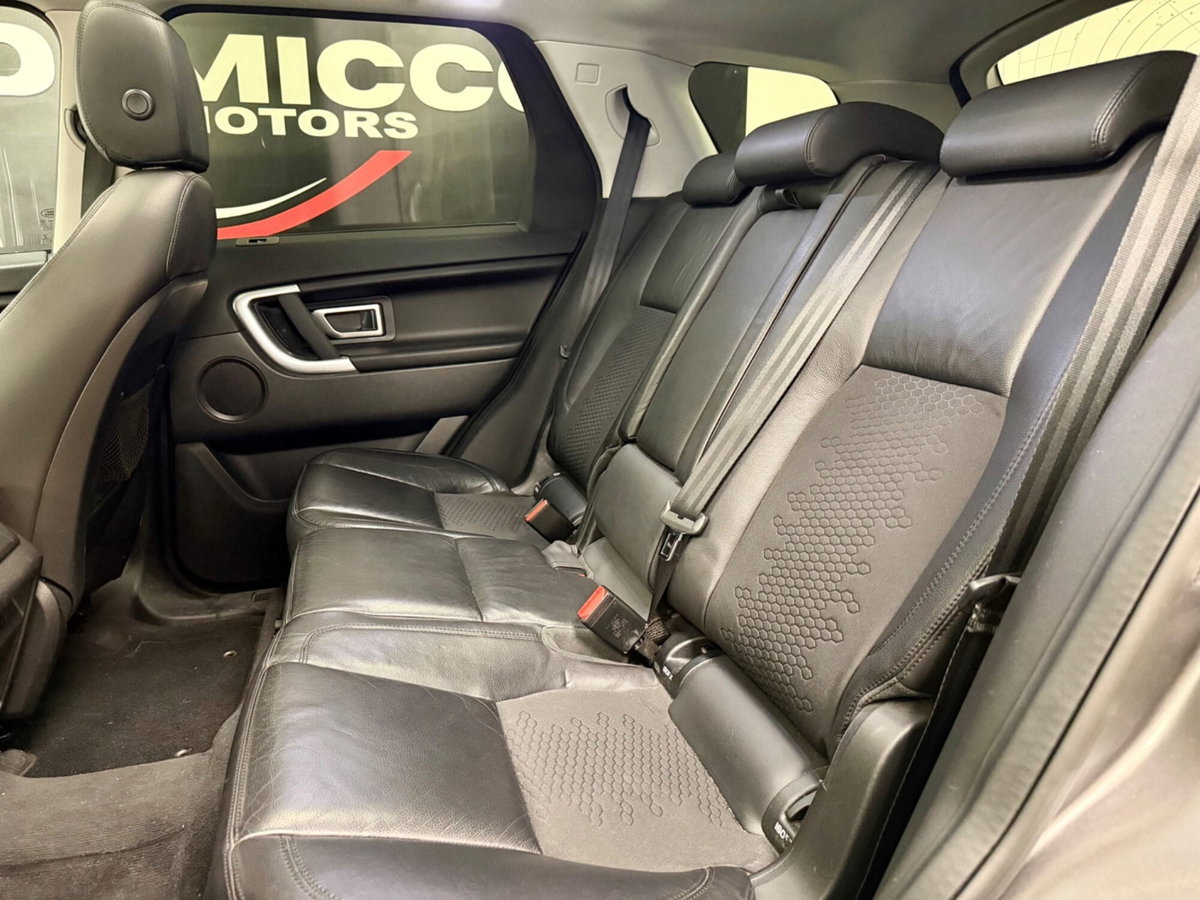 Land Rover Discovery Sport 2.0 TD4 150 CV HSE Luxury (10)
