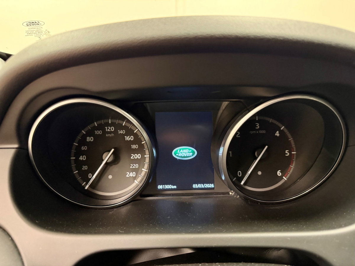 Land Rover Discovery Sport 2.0 TD4 150 CV HSE Luxury (13)