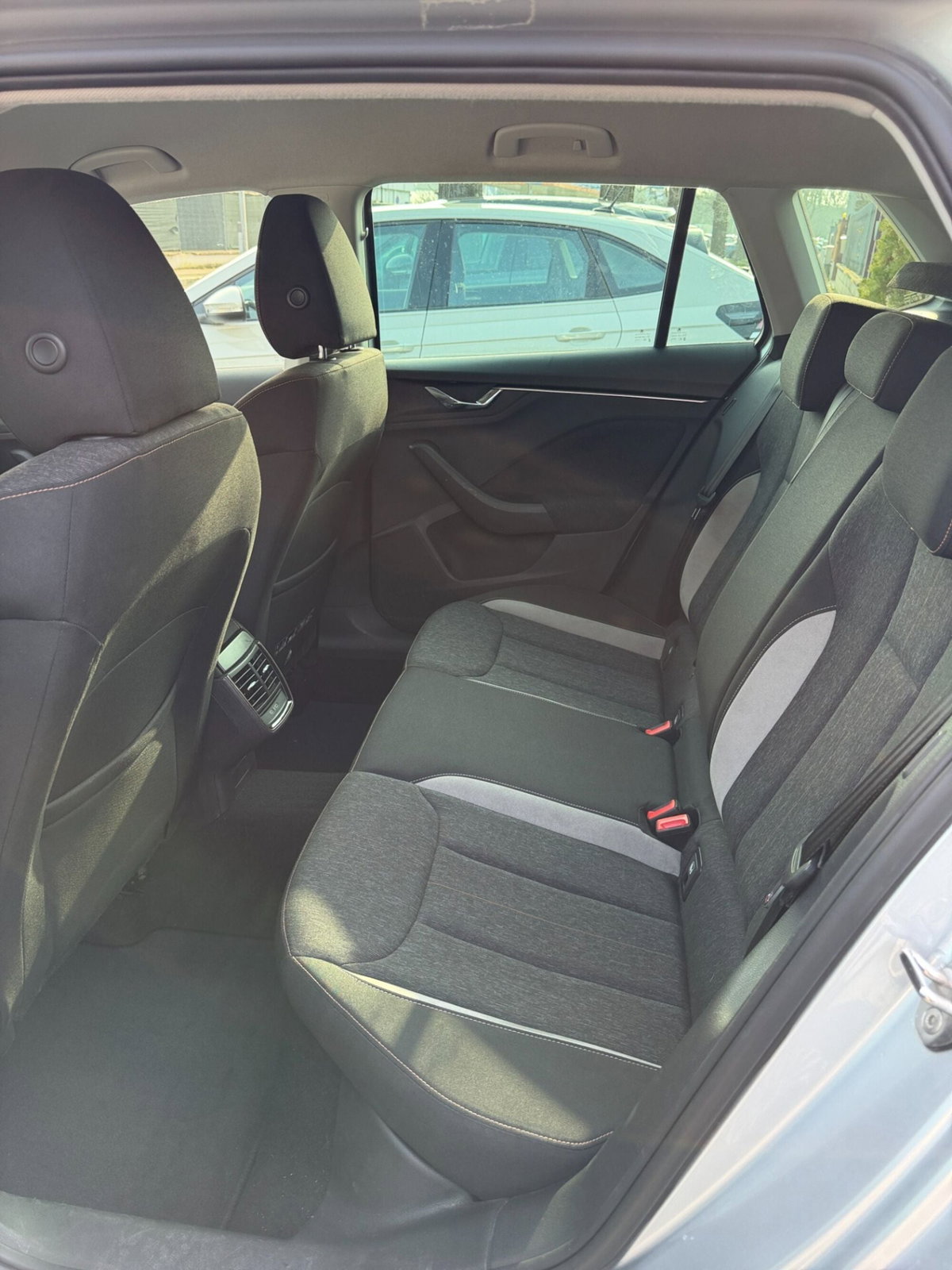 Skoda Kamiq 1.0 TSI 115 CV Dark Shade (11)