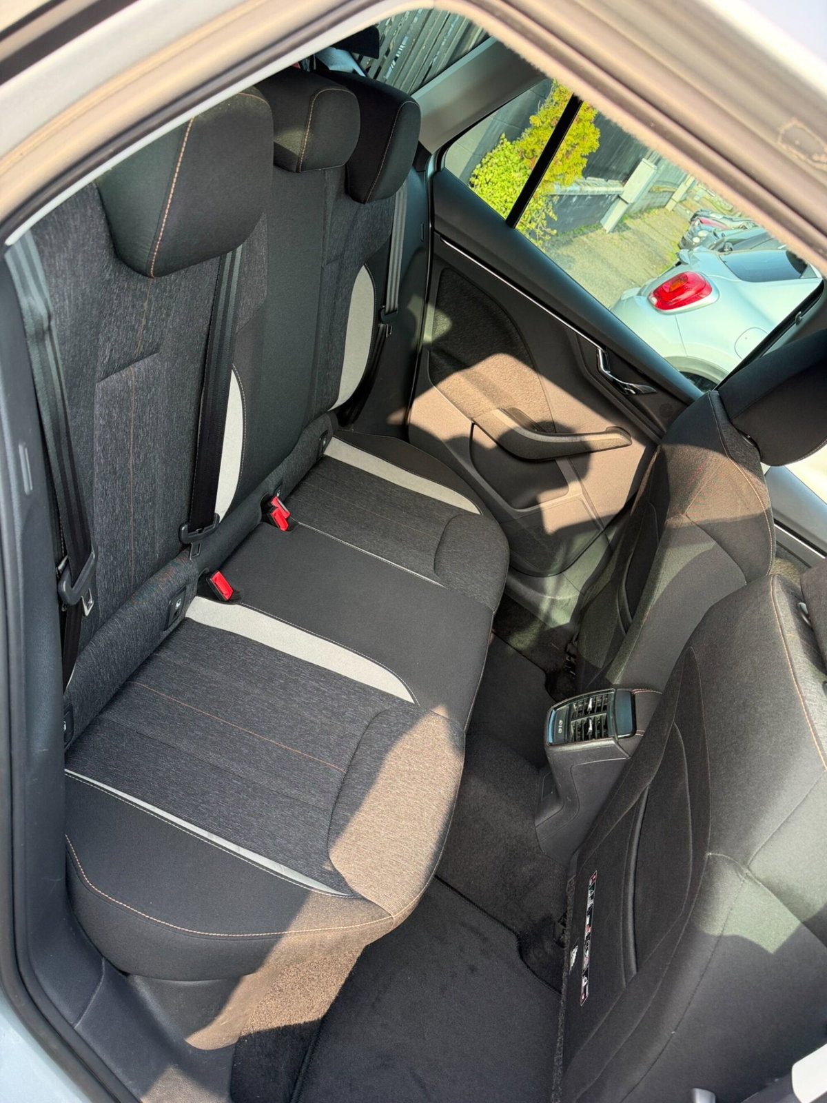 Skoda Kamiq 1.0 TSI 115 CV Dark Shade (12)