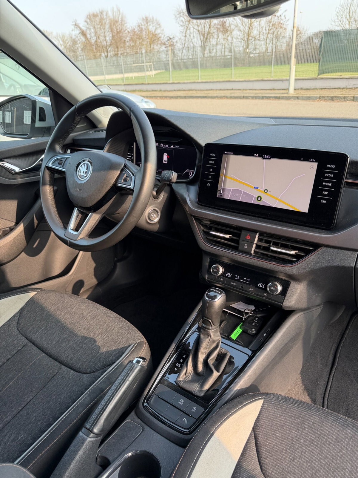 Skoda Kamiq 1.0 TSI 115 CV Dark Shade (14)