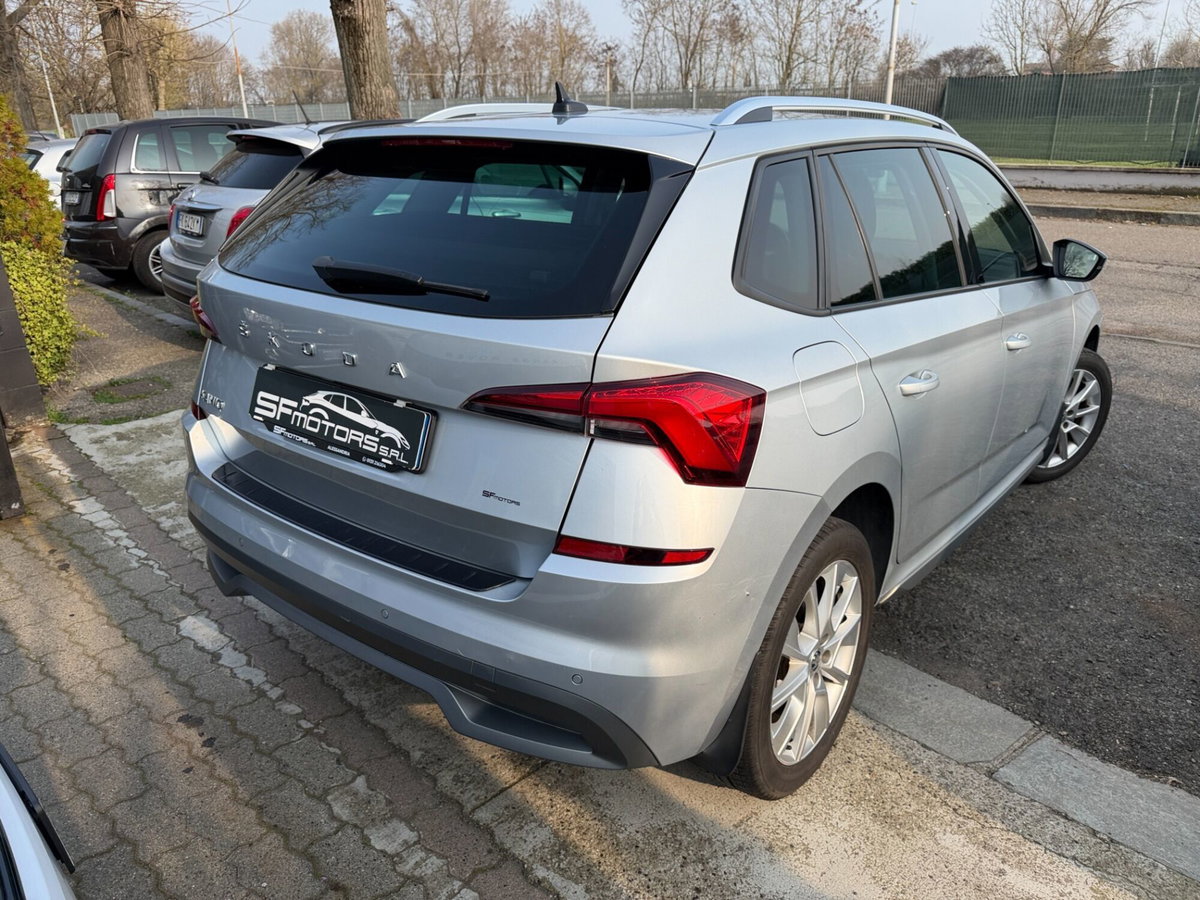 Skoda Kamiq 1.0 TSI 115 CV Dark Shade (5)