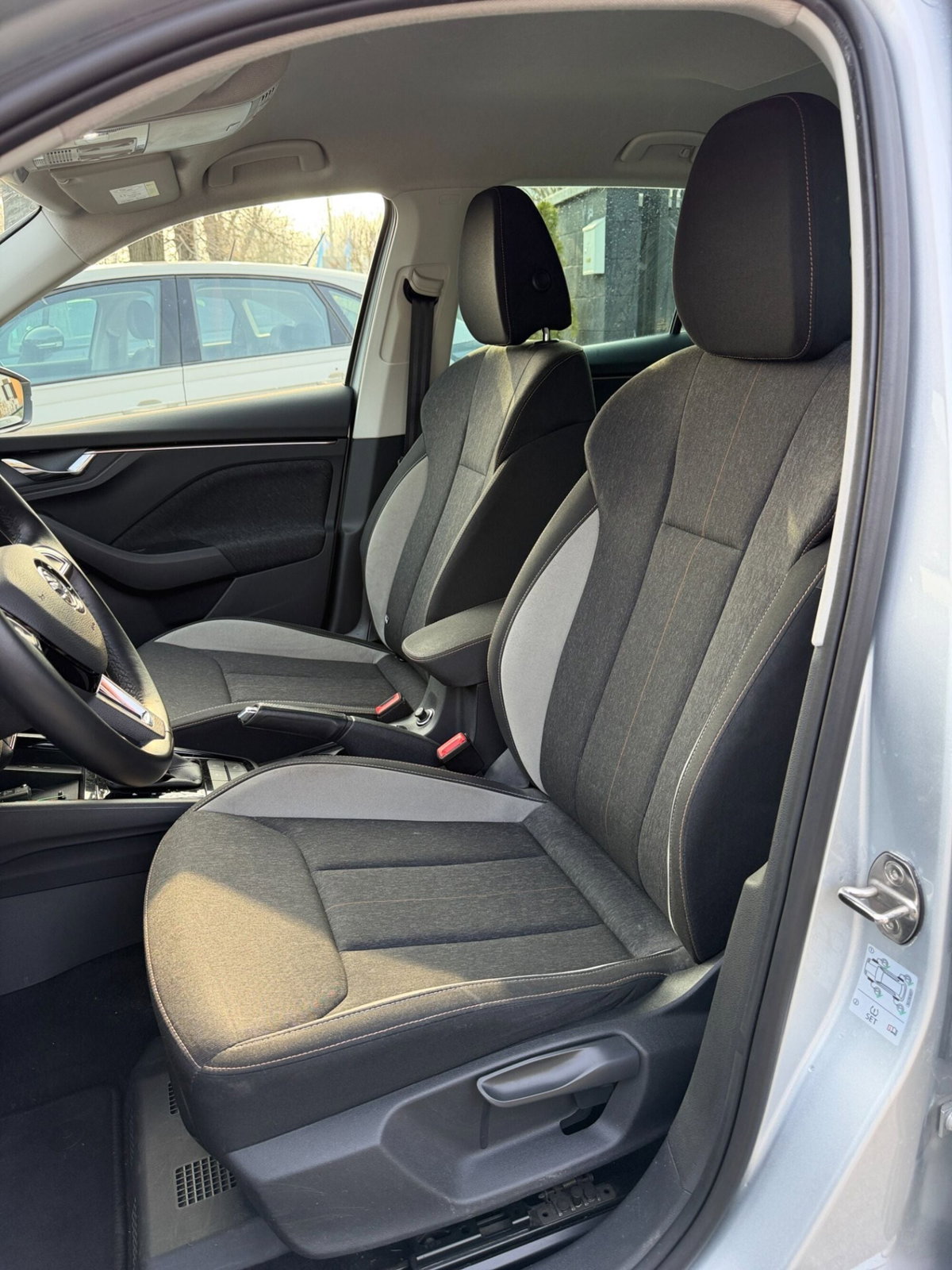 Skoda Kamiq 1.0 TSI 115 CV Dark Shade (8)