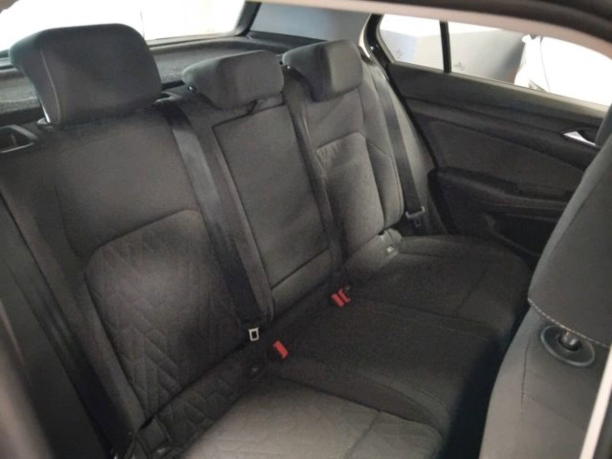 Volkswagen Golf 2.0 TDI SCR Life (11)