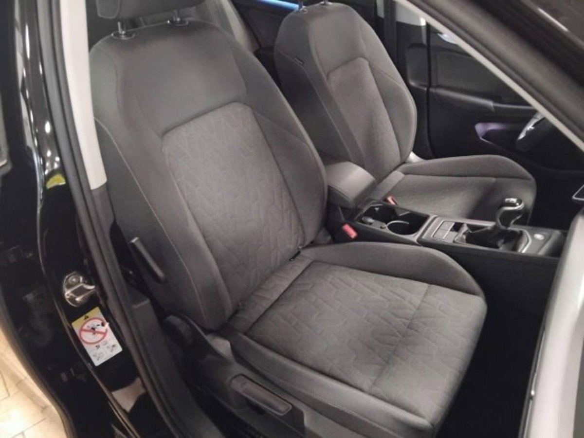 Volkswagen Golf 2.0 TDI SCR Life (13)