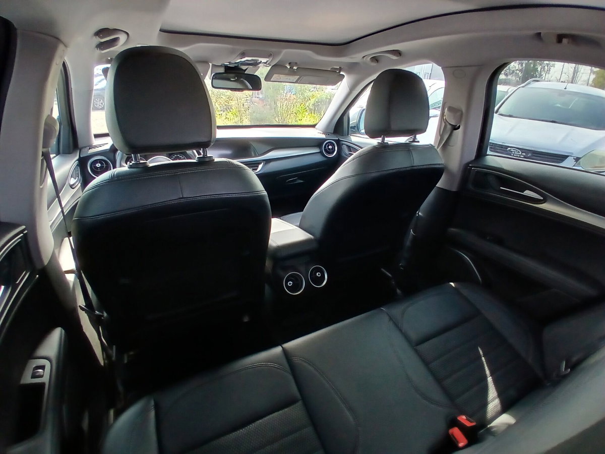 Alfa Romeo Stelvio Stelvio 2.2 Turbodiesel 180 CV AT8 RWD Executive (17)