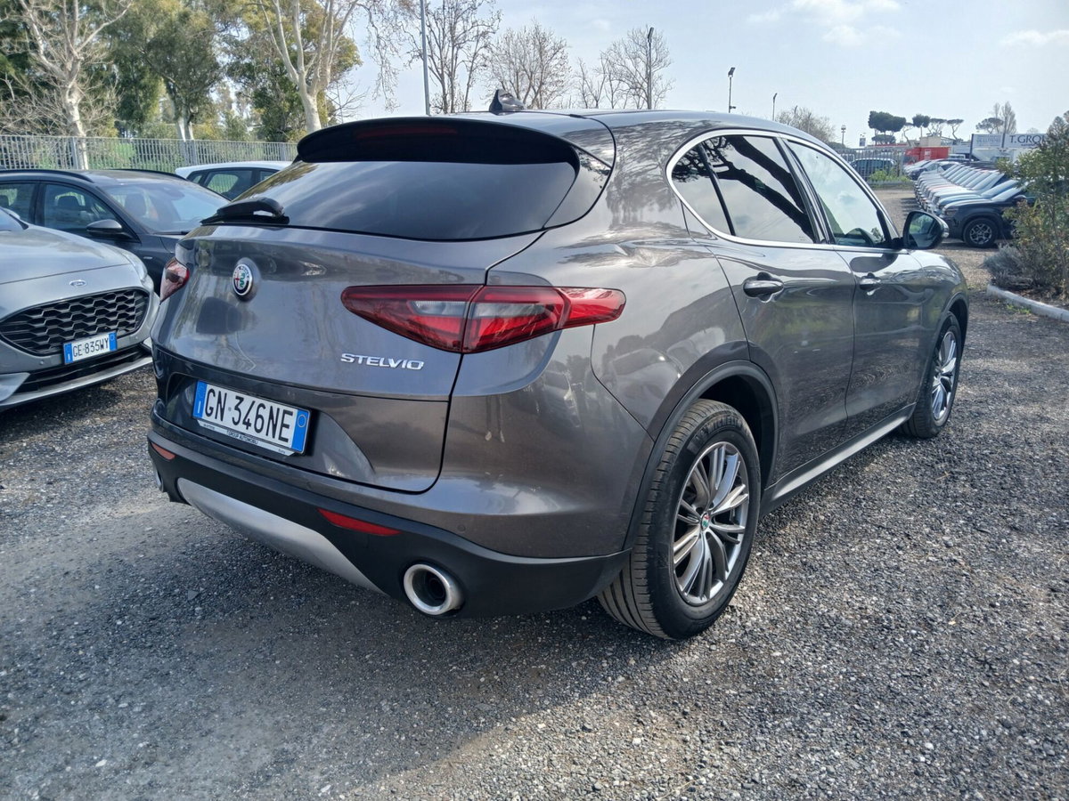 Alfa Romeo Stelvio Stelvio 2.2 Turbodiesel 180 CV AT8 RWD Executive (5)
