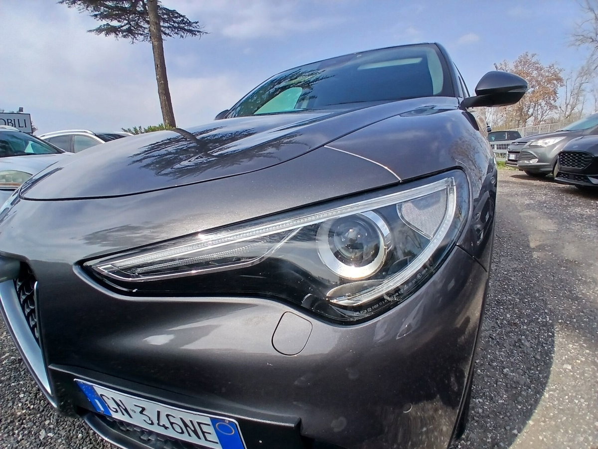 Alfa Romeo Stelvio Stelvio 2.2 Turbodiesel 180 CV AT8 RWD Executive (9)