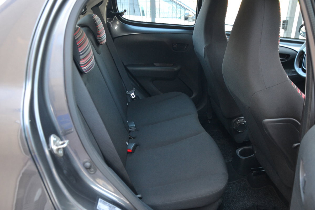 Citroen C1 C1 VTi 72 3 porte Shine (18)
