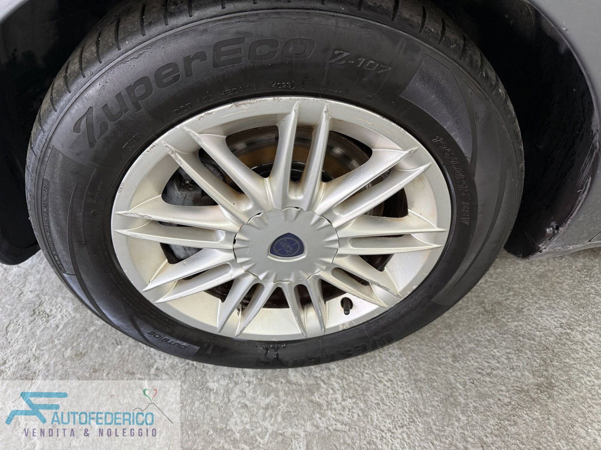 Lancia Musa 1.3 Mjt 95 CV 5th Avenue (15)