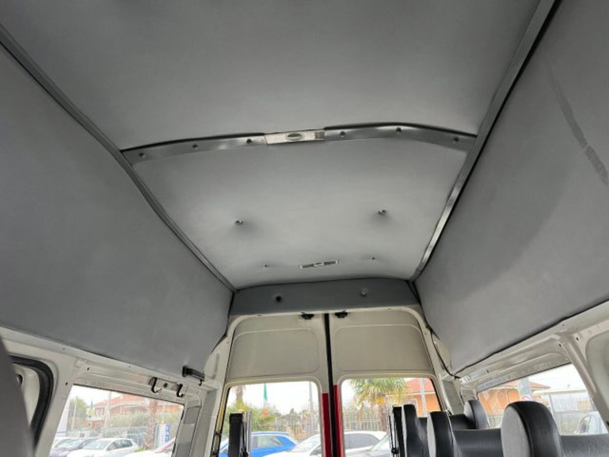 Volkswagen Veicoli Commerciali Caravelle Furgone 1.9 TDI/102CV PL (10)